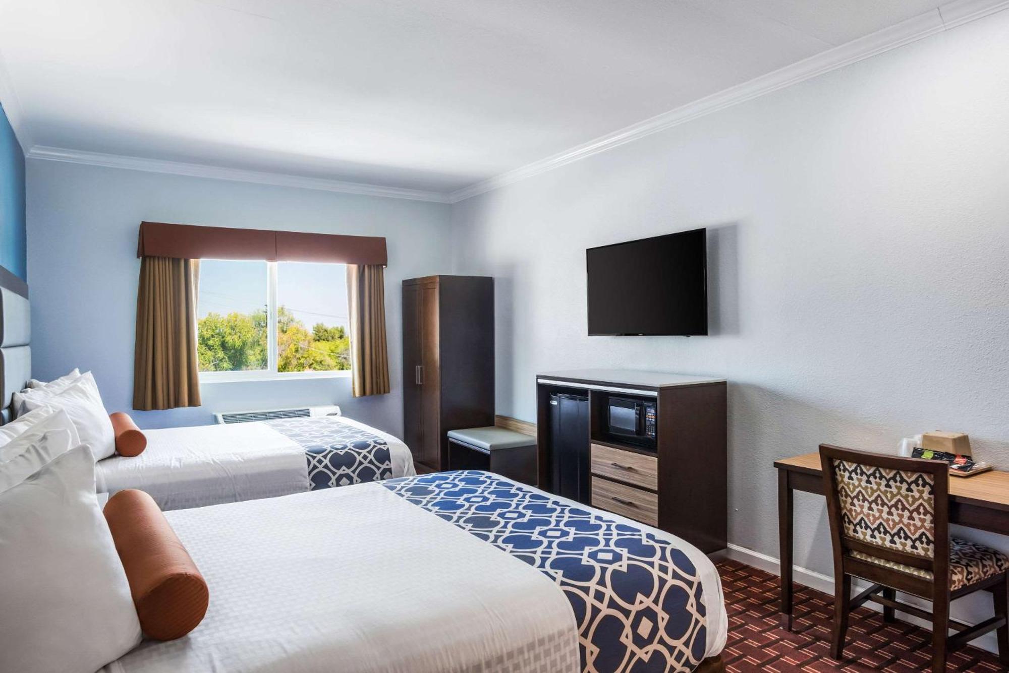 Rodeway Inn & Suites Pasadena Kültér fotó