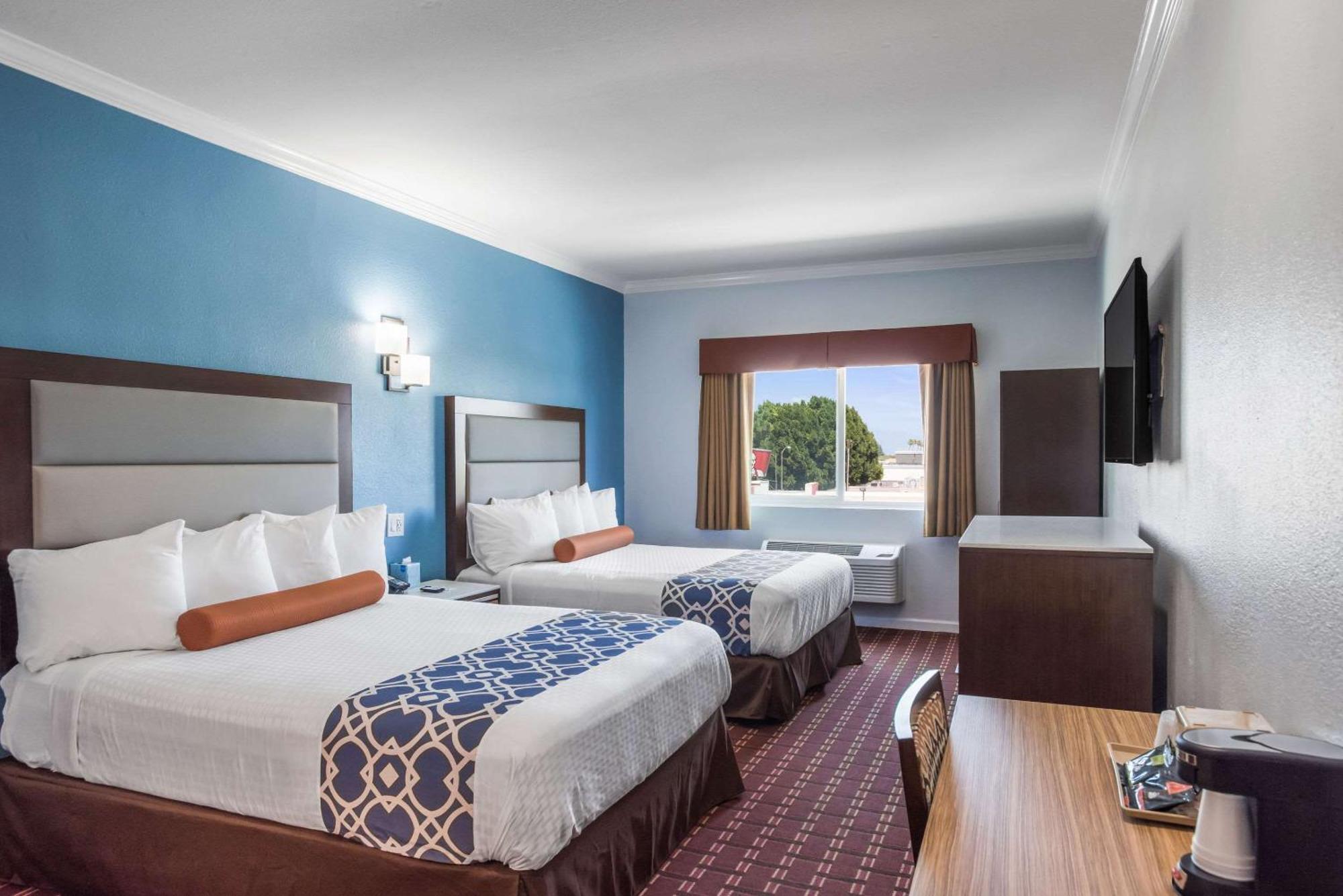Rodeway Inn & Suites Pasadena Kültér fotó