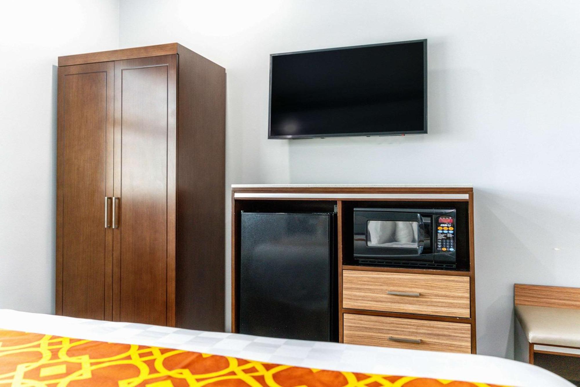 Rodeway Inn & Suites Pasadena Kültér fotó